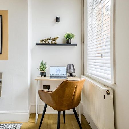 Coventry Fashionable House, City Centre, Free Parking, Sleeps 4, By Empower Homes Εξωτερικό φωτογραφία
