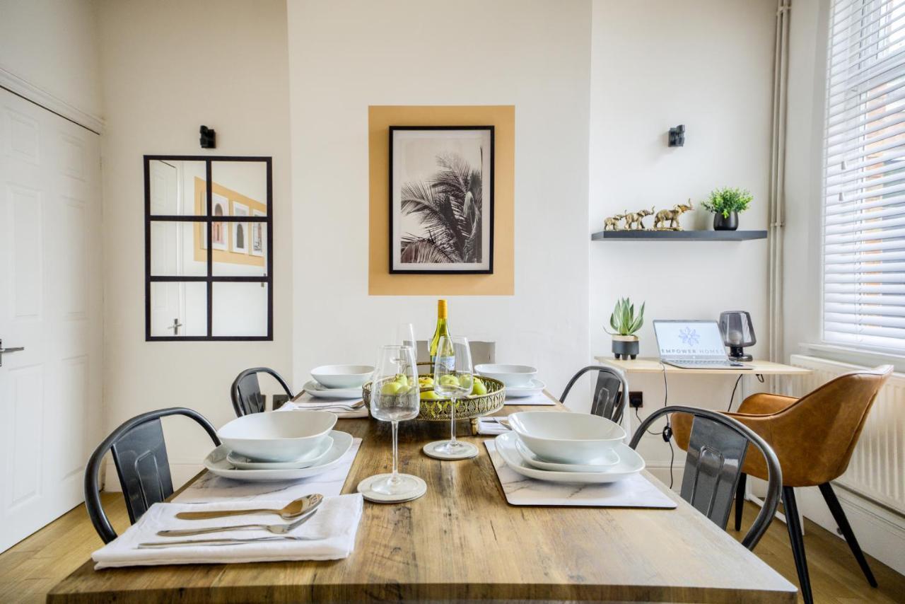 Coventry Fashionable House, City Centre, Free Parking, Sleeps 4, By Empower Homes Εξωτερικό φωτογραφία