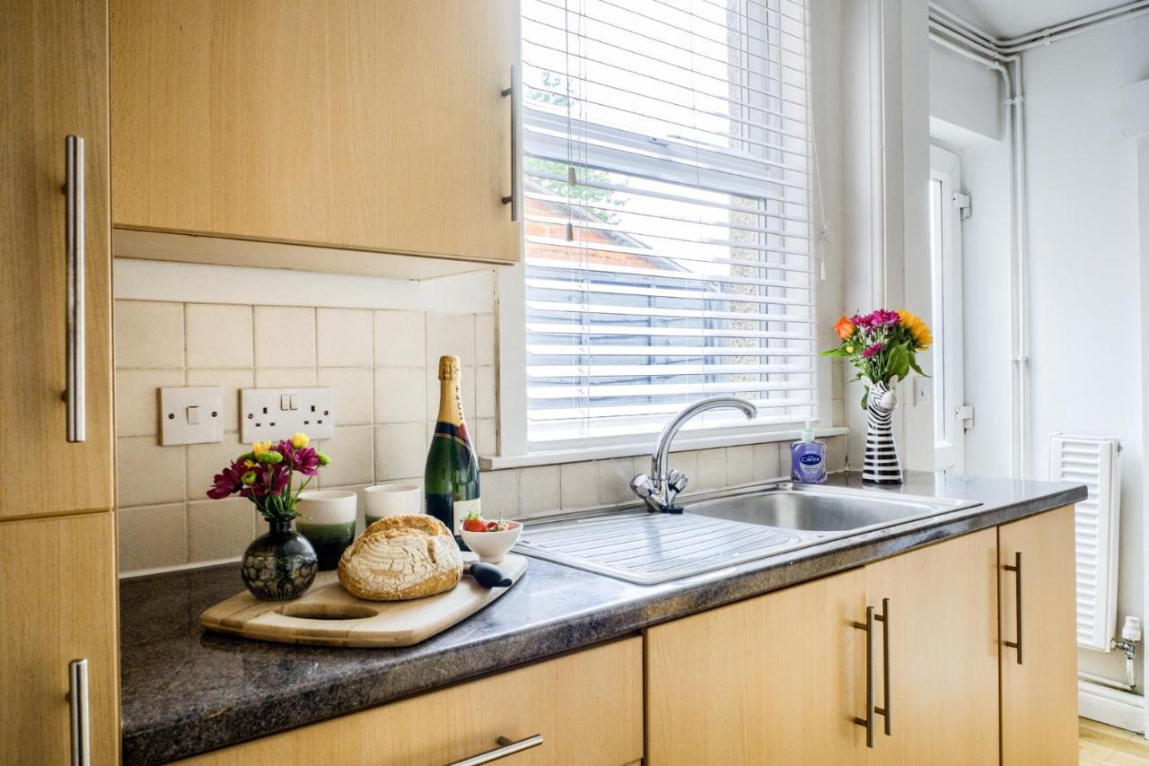 Coventry Fashionable House, City Centre, Free Parking, Sleeps 4, By Empower Homes Εξωτερικό φωτογραφία