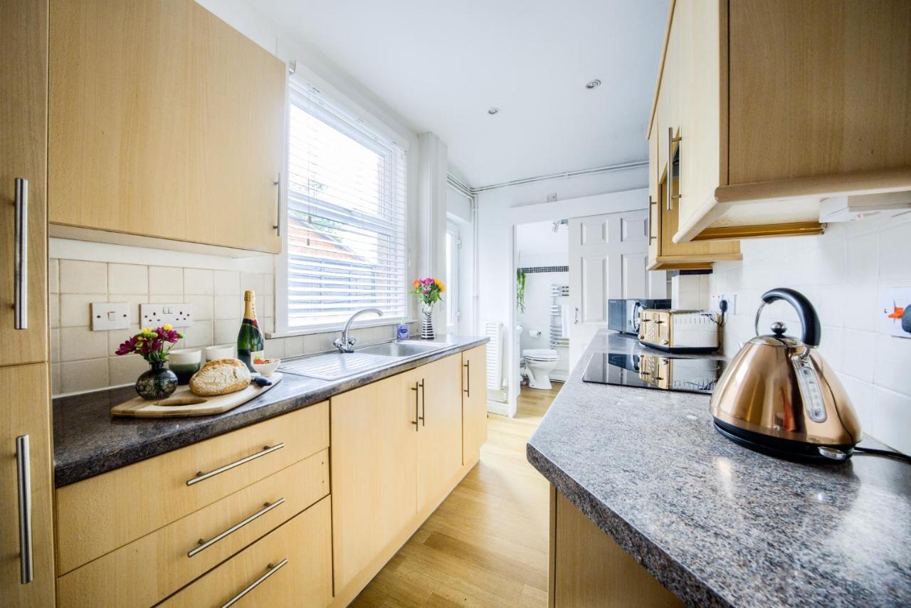 Coventry Fashionable House, City Centre, Free Parking, Sleeps 4, By Empower Homes Εξωτερικό φωτογραφία